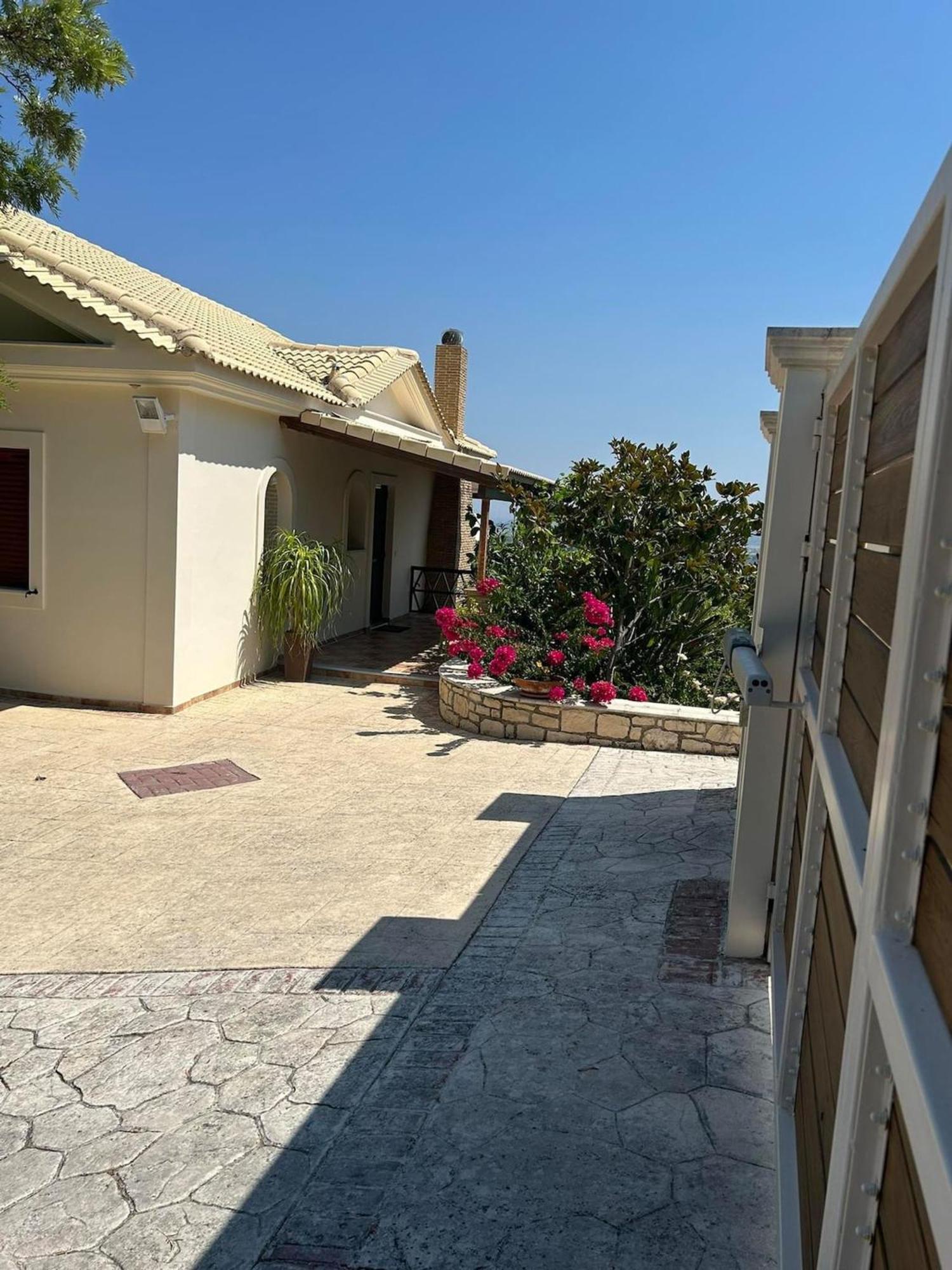 Villa Clairy Mouzakion  Luaran gambar