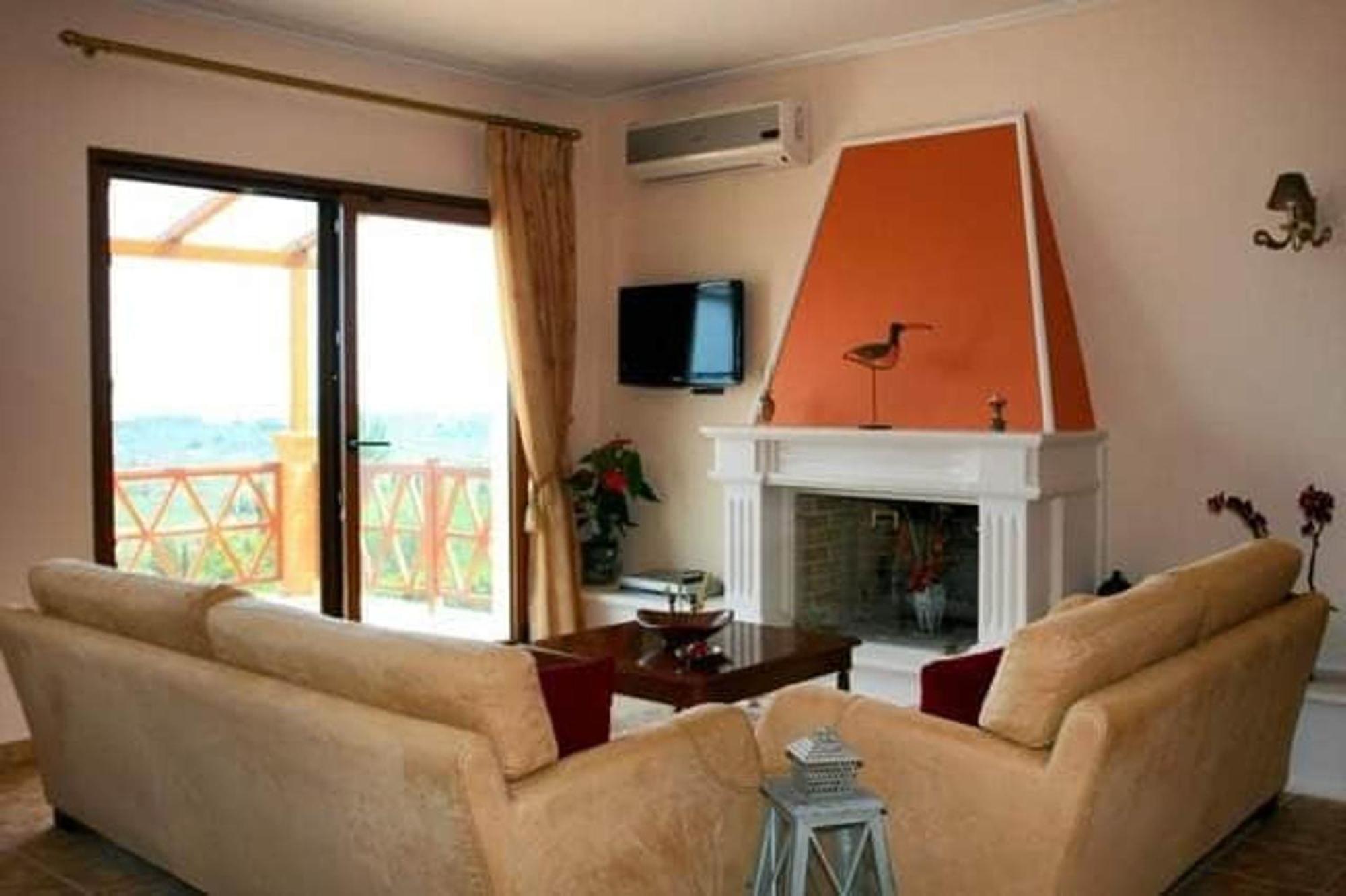 Villa Clairy Mouzakion  Luaran gambar